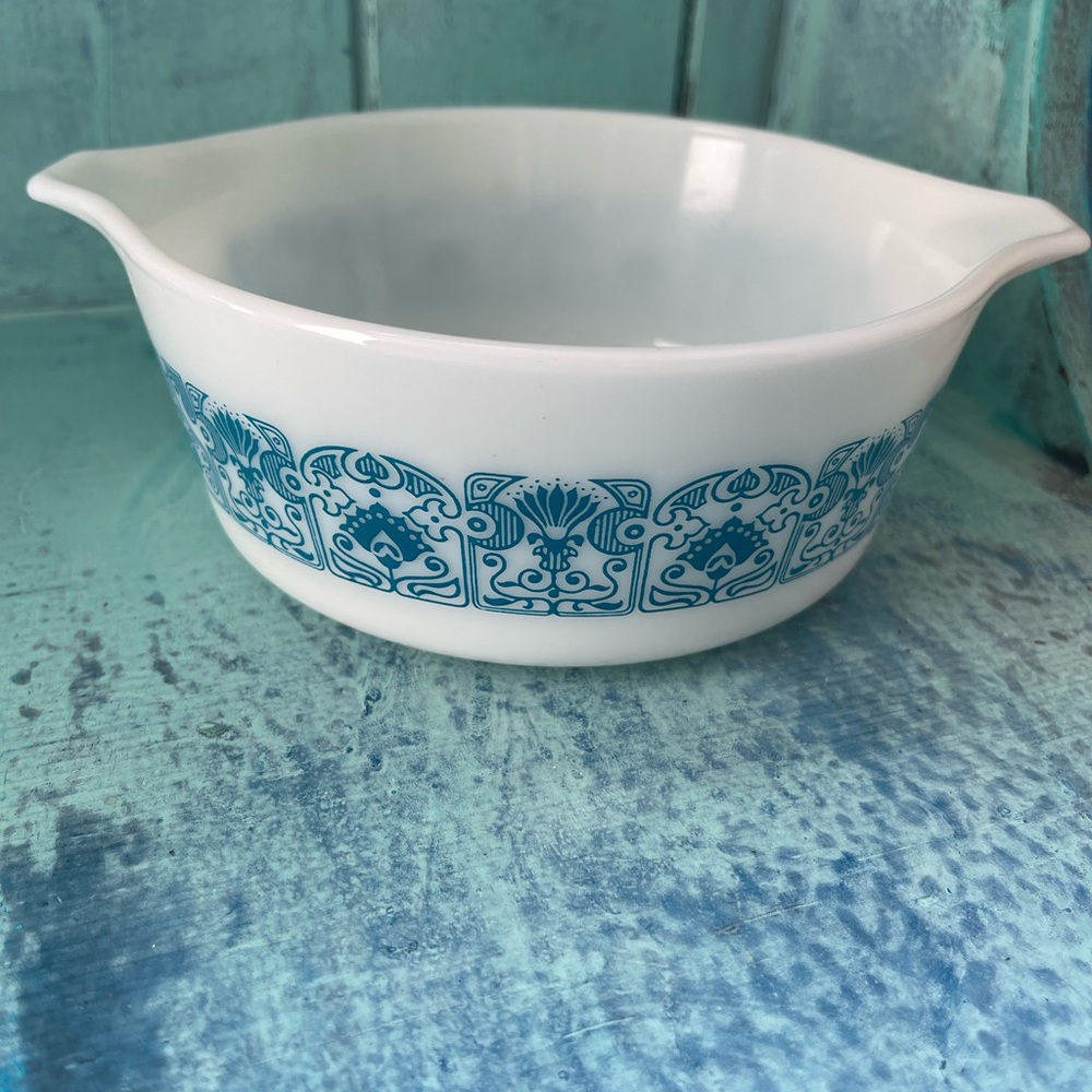 Vintage Pyrex Blue Horizon casserole bowl 472